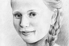 10. Портрет рисунок (бумага, карандаш)